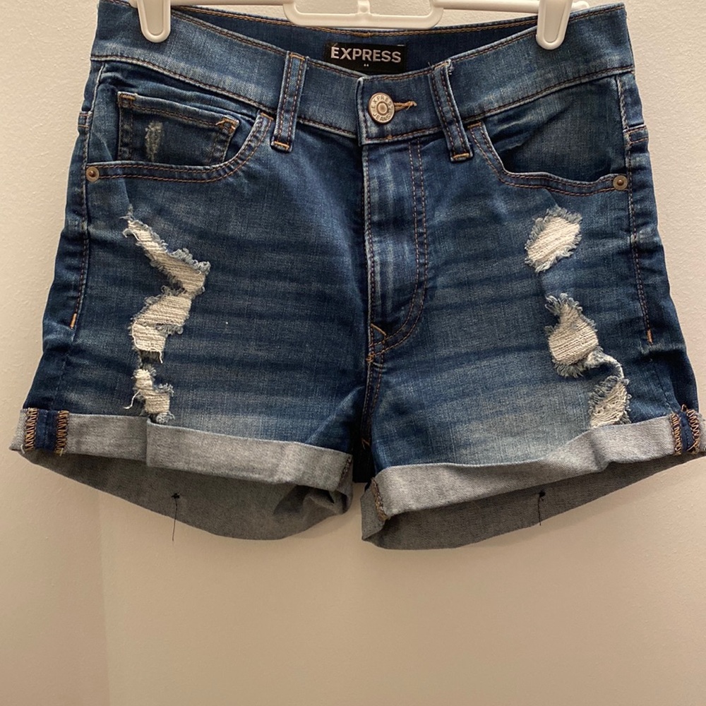 Express women’s high rise distressed jean shorts
